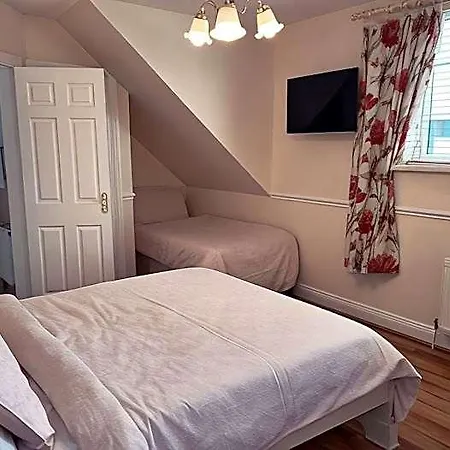 Hazelbrook Bed & Breakfast