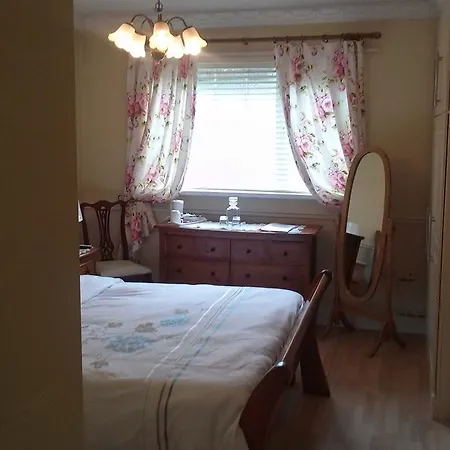 Hazelbrook Bed & Breakfast 3*
