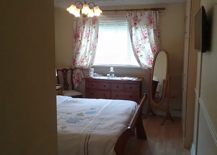 Hazelbrook Bed & Breakfast 3*